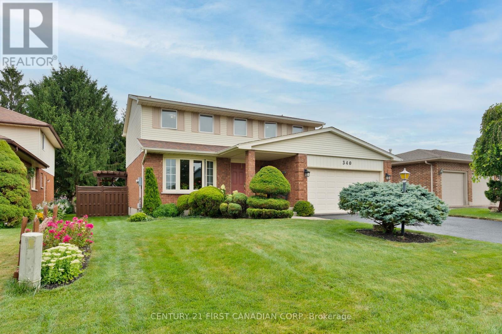 Single Family House for Sale in  CANTERBURY PLACE Central Elgin (Belmont) 