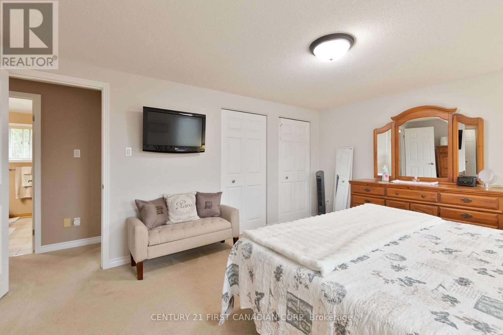 Single Family House for Sale in  CANTERBURY PLACE Central Elgin (Belmont) 