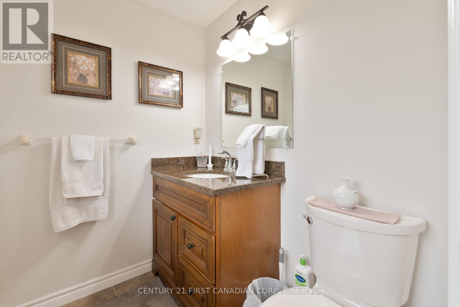 Single Family House for Sale in  CANTERBURY PLACE Central Elgin (Belmont) 