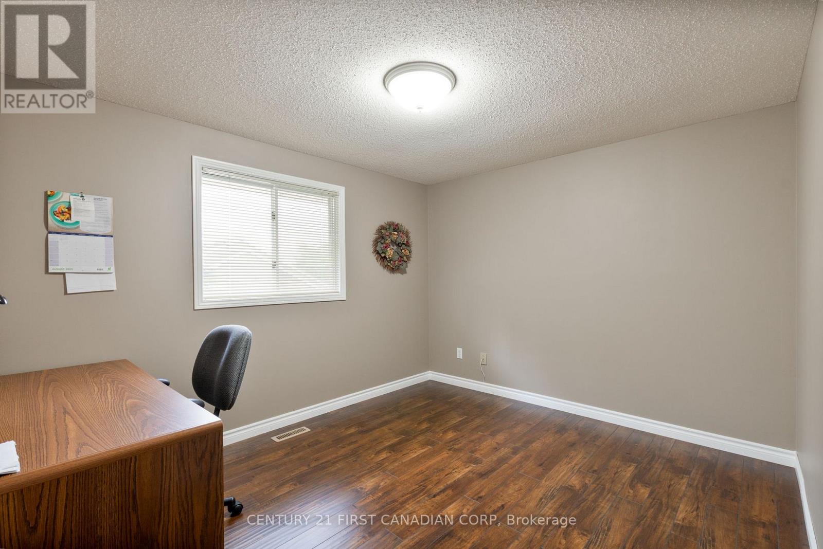 Single Family House for Sale in  CANTERBURY PLACE Central Elgin (Belmont) 