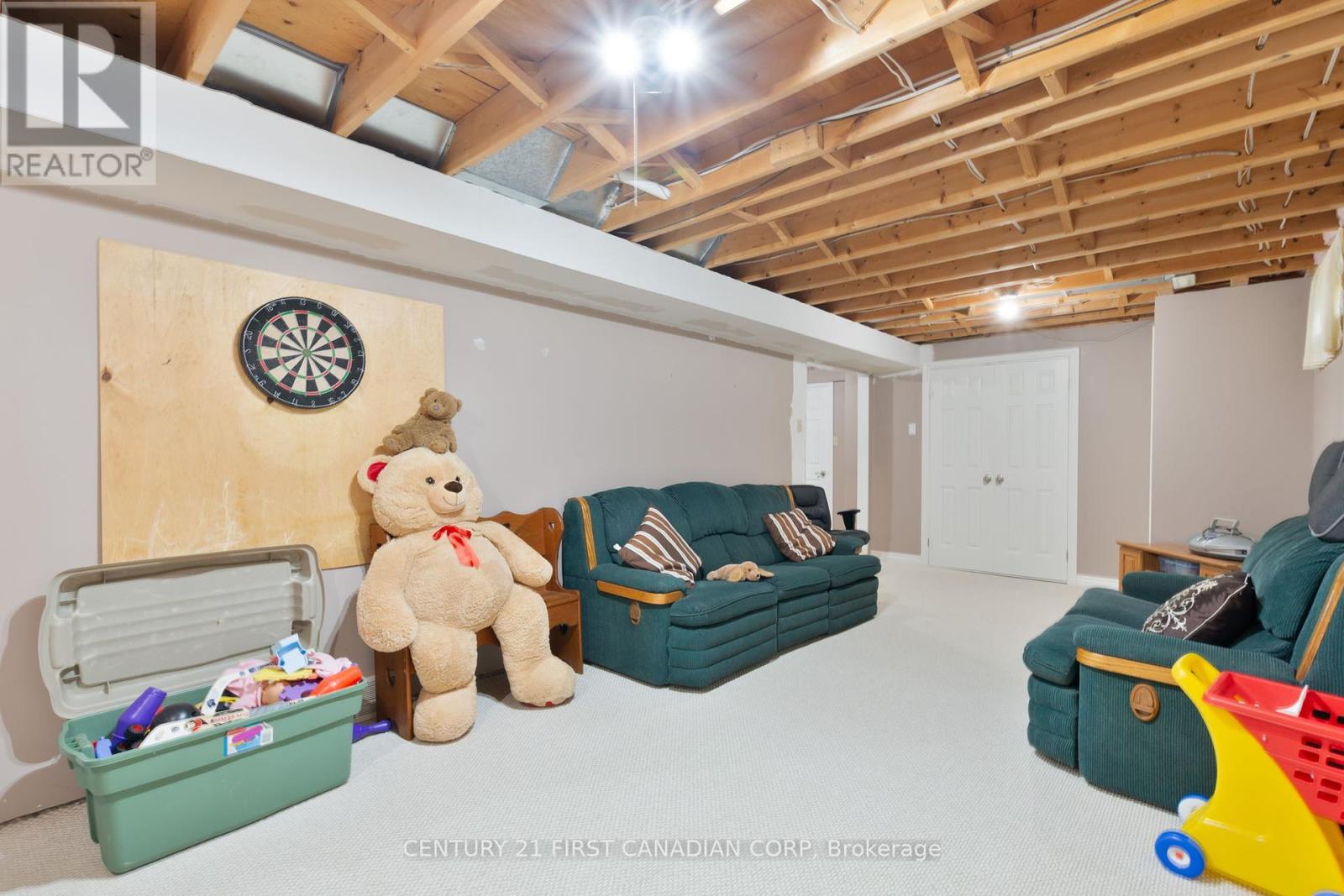 Single Family House for Sale in  CANTERBURY PLACE Central Elgin (Belmont) 