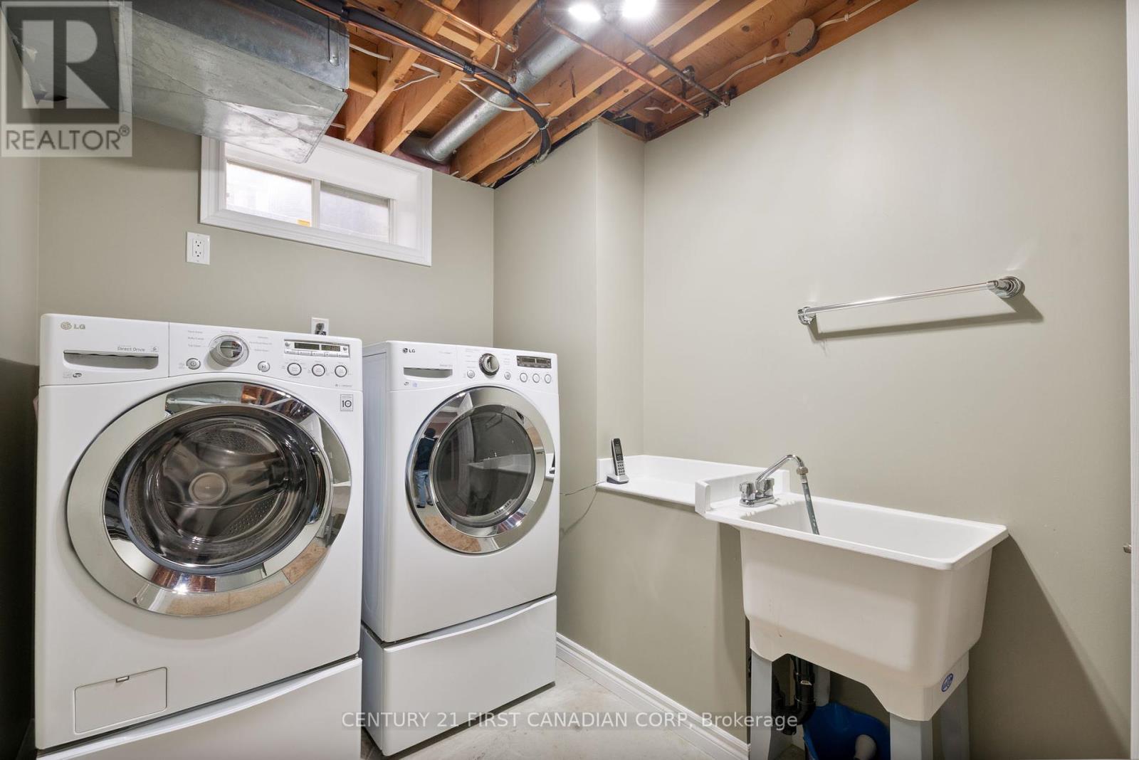 Single Family House for Sale in  CANTERBURY PLACE Central Elgin (Belmont) 