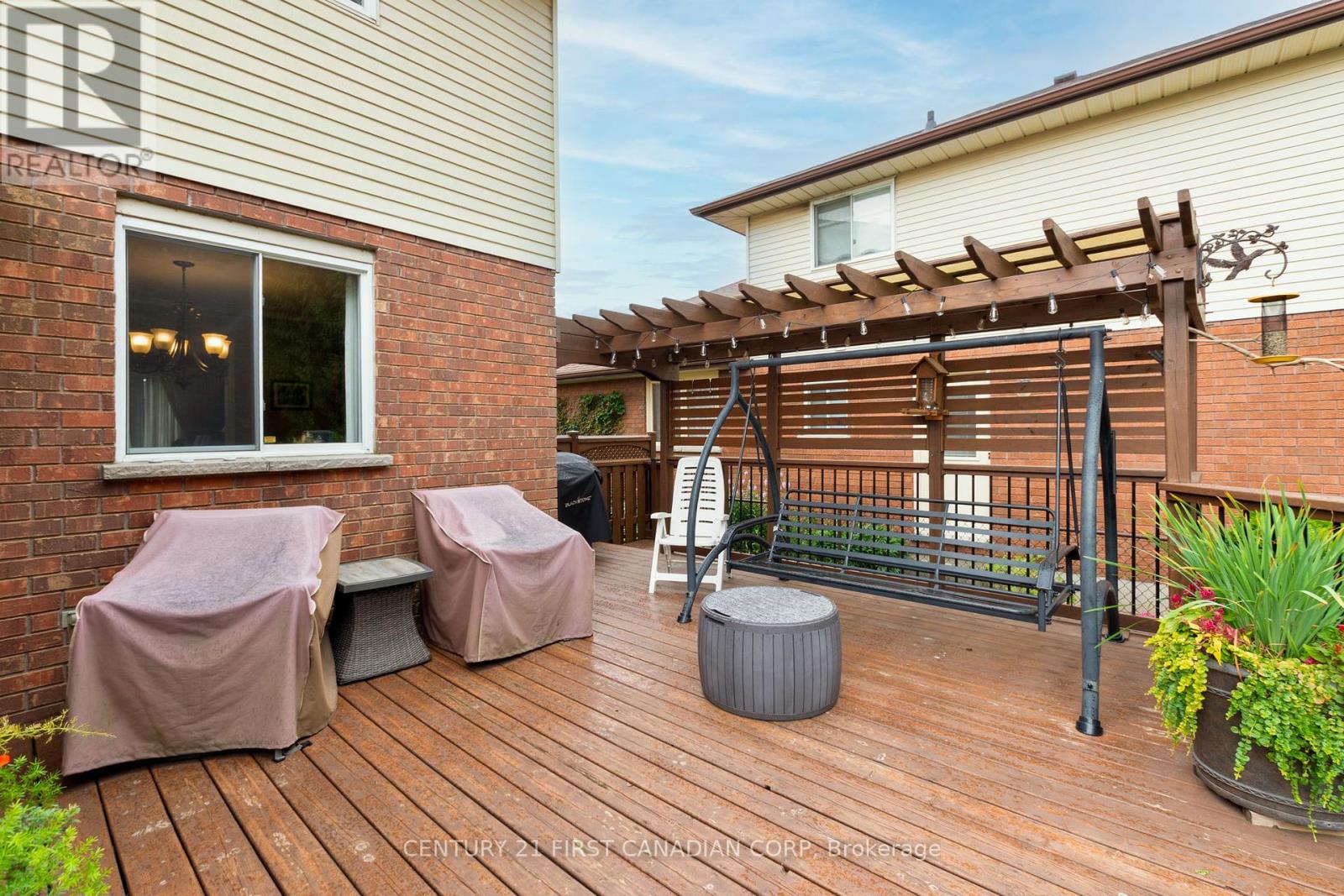 Single Family House for Sale in  CANTERBURY PLACE Central Elgin (Belmont) 