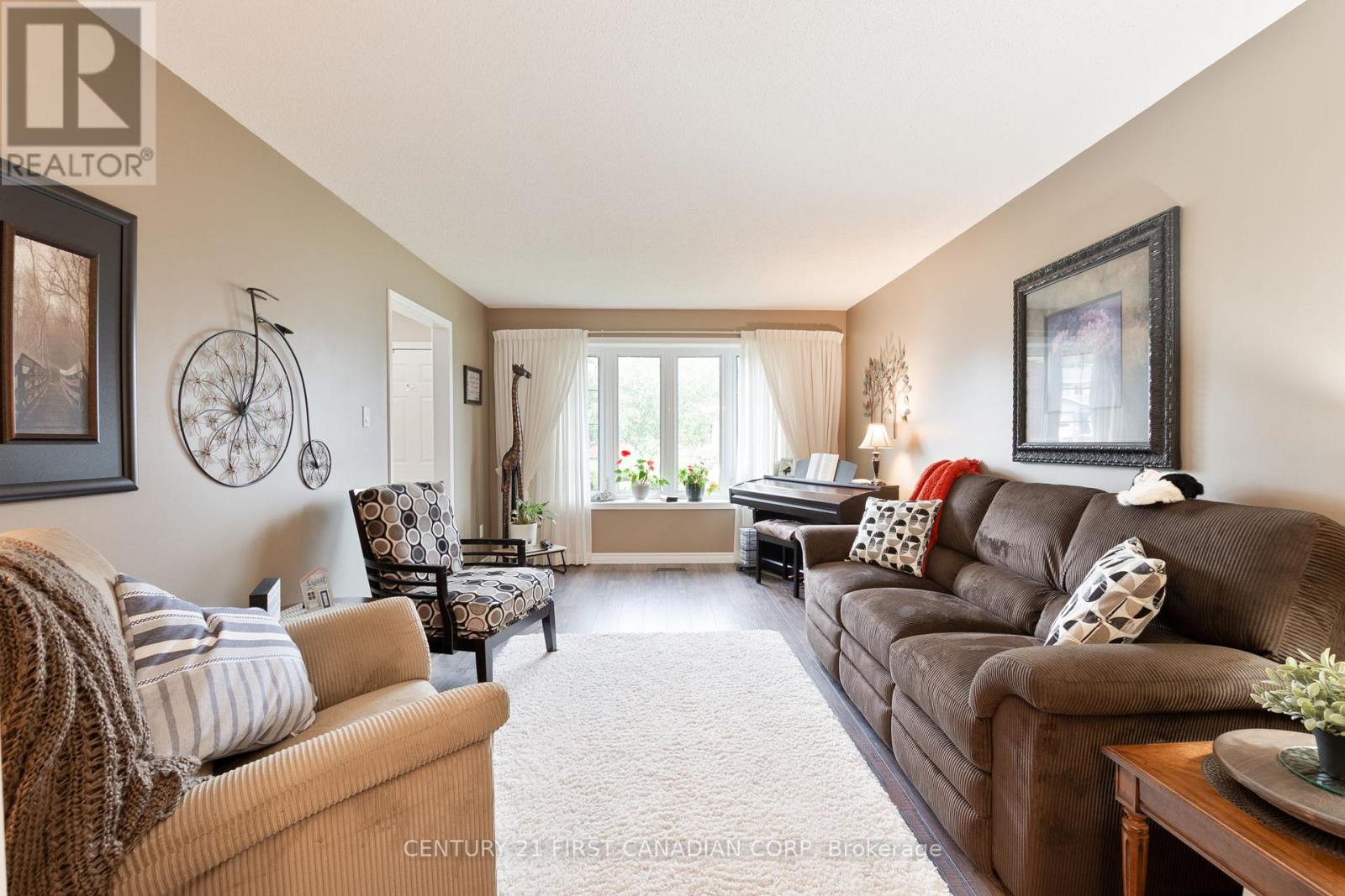Single Family House for Sale in  CANTERBURY PLACE Central Elgin (Belmont) 