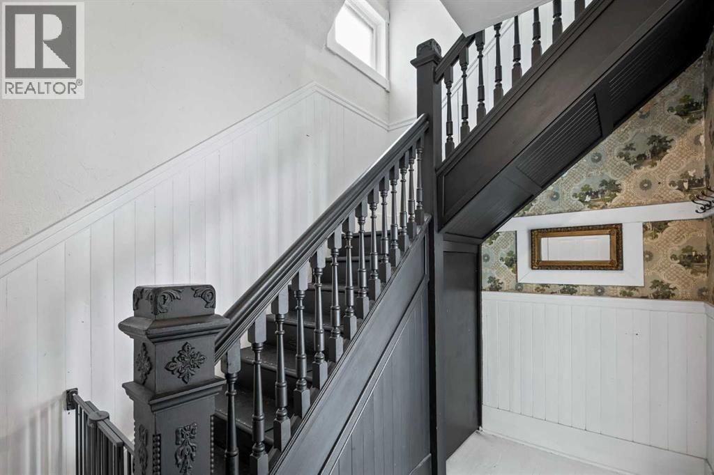 Single Family House for Sale in   Avenue SW Cliff Bungalow Calgary 