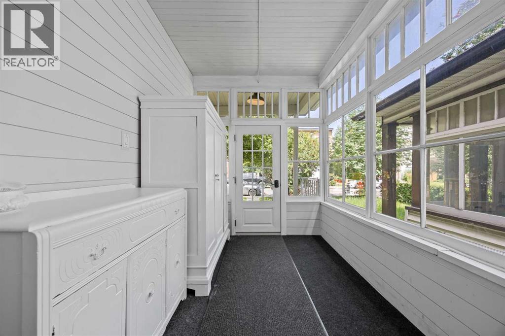 Single Family House for Sale in   Avenue SW Cliff Bungalow Calgary 