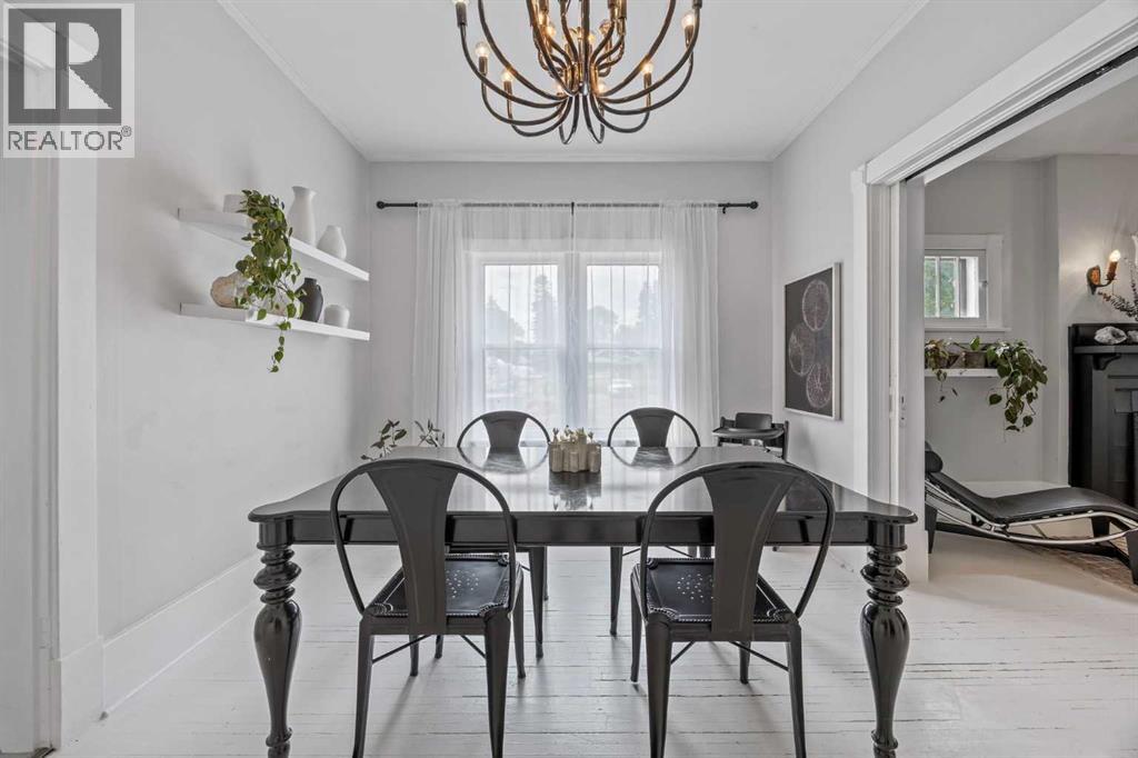 Single Family House for Sale in   Avenue SW Cliff Bungalow Calgary 