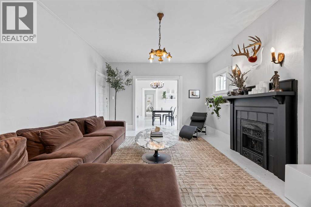 Single Family House for Sale in   Avenue SW Cliff Bungalow Calgary 
