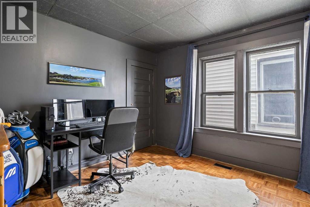 Single Family House for Sale in   Avenue SW Cliff Bungalow Calgary 