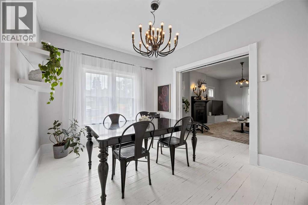 Single Family House for Sale in   Avenue SW Cliff Bungalow Calgary 