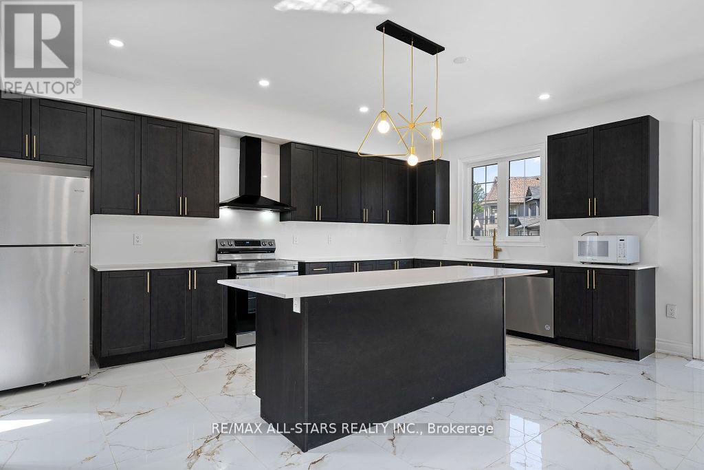Photo 12 of 92 Hennessey Crescent, Kawartha Lakes ON