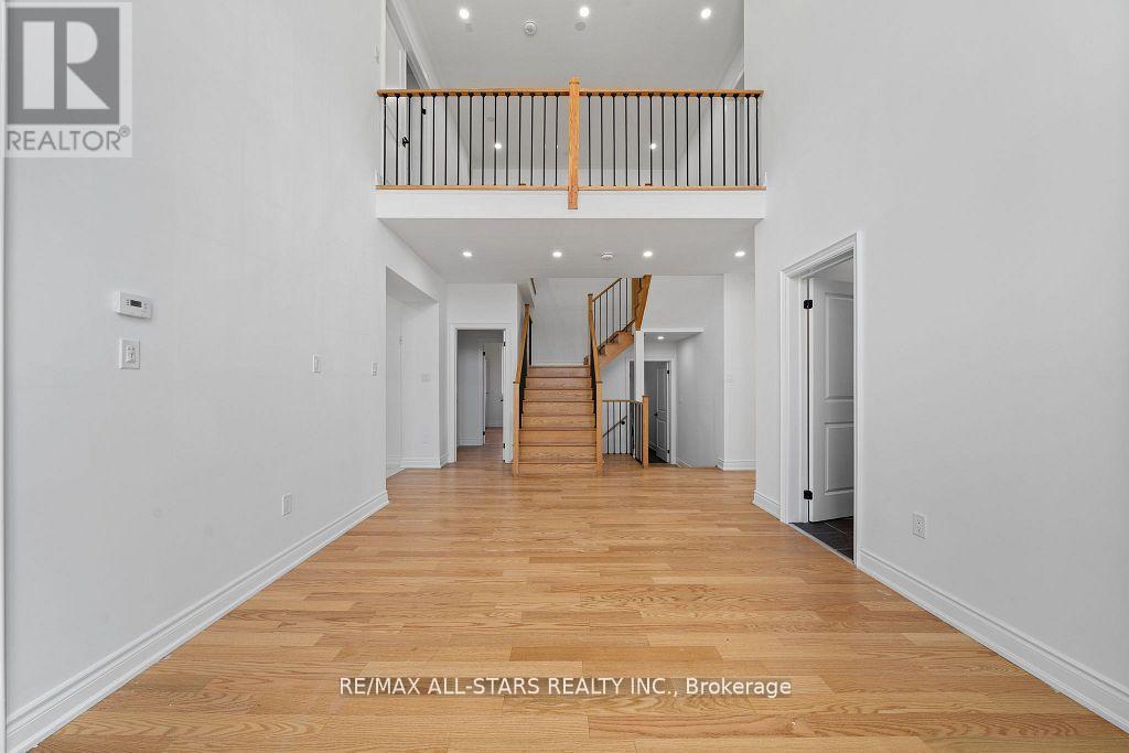 Photo 9 of 92 Hennessey Crescent, Kawartha Lakes ON