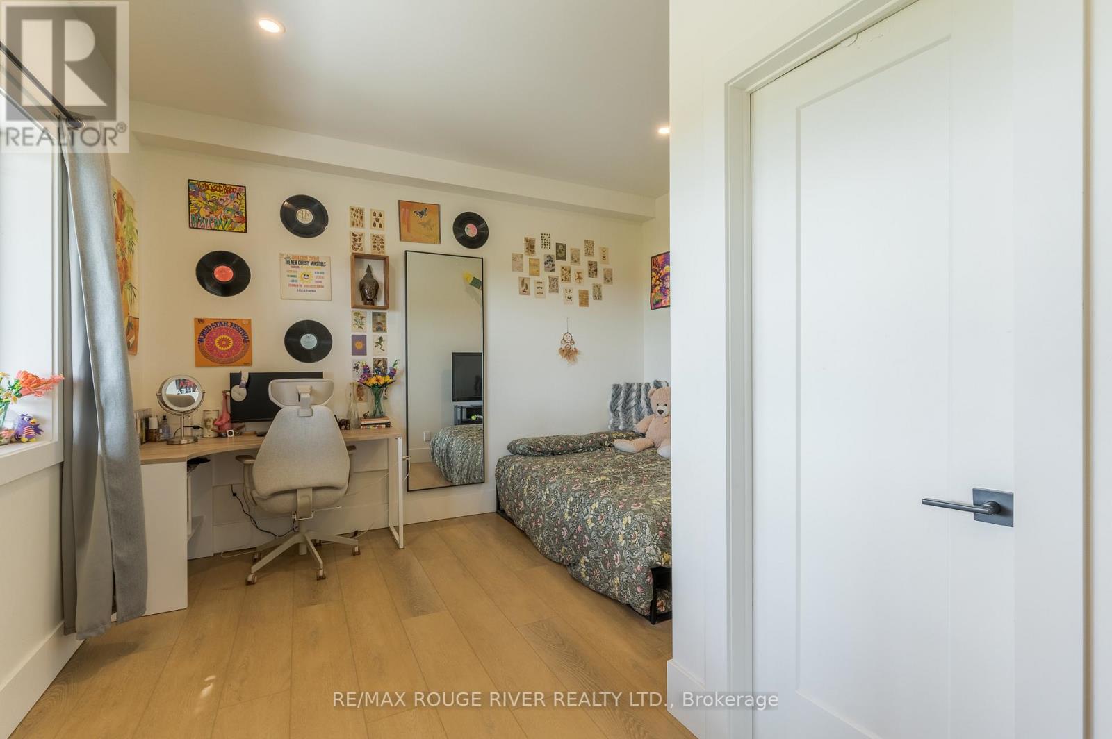 Photo 8 of 22 Lockhart Court, Trent Hills ON
