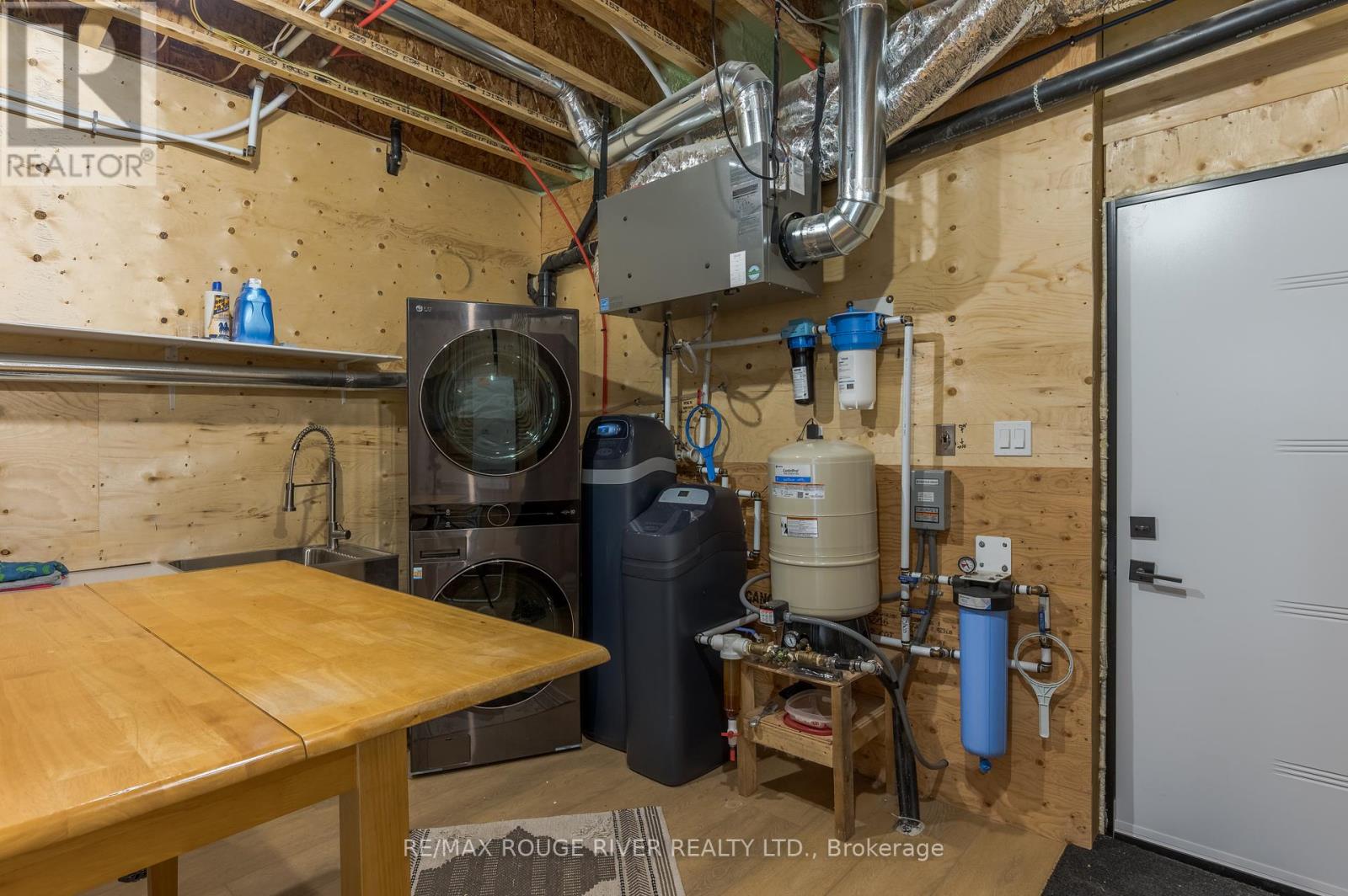 Photo 7 of 22 Lockhart Court, Trent Hills ON