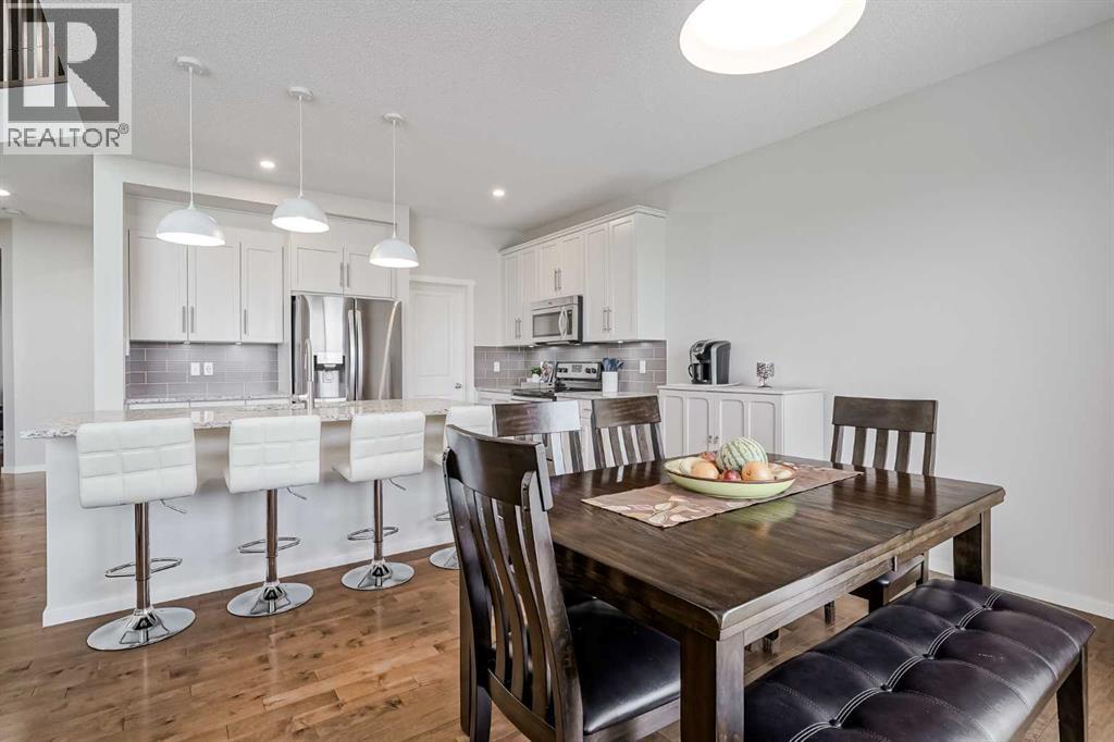 Photo 10 of 225 Kingsmere Cove Se, Airdrie AB