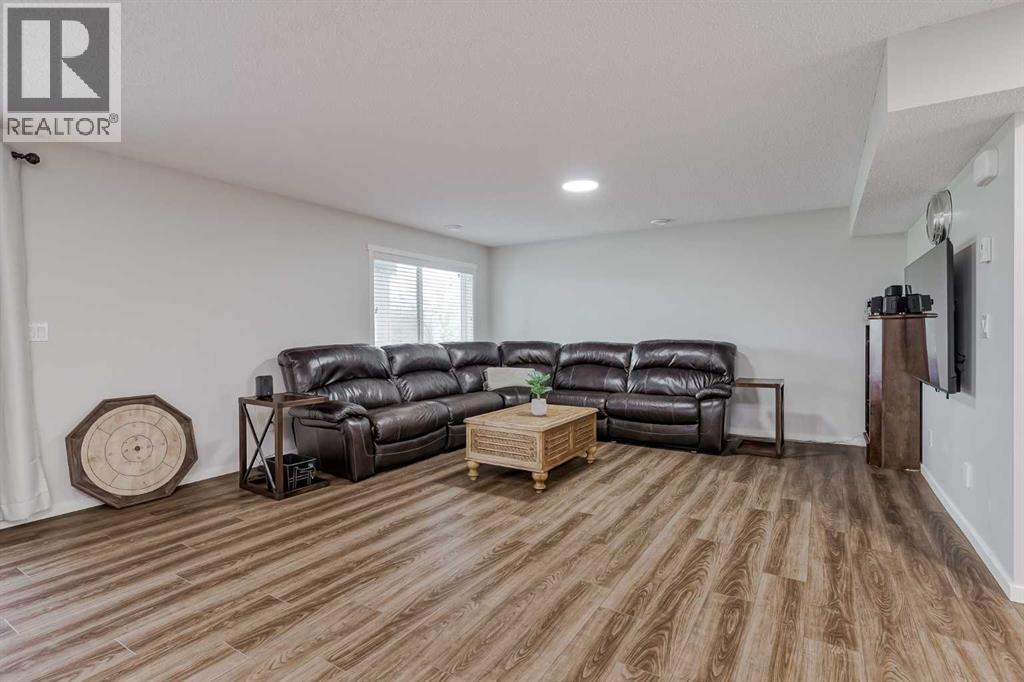 Photo 29 of 225 Kingsmere Cove Se, Airdrie AB