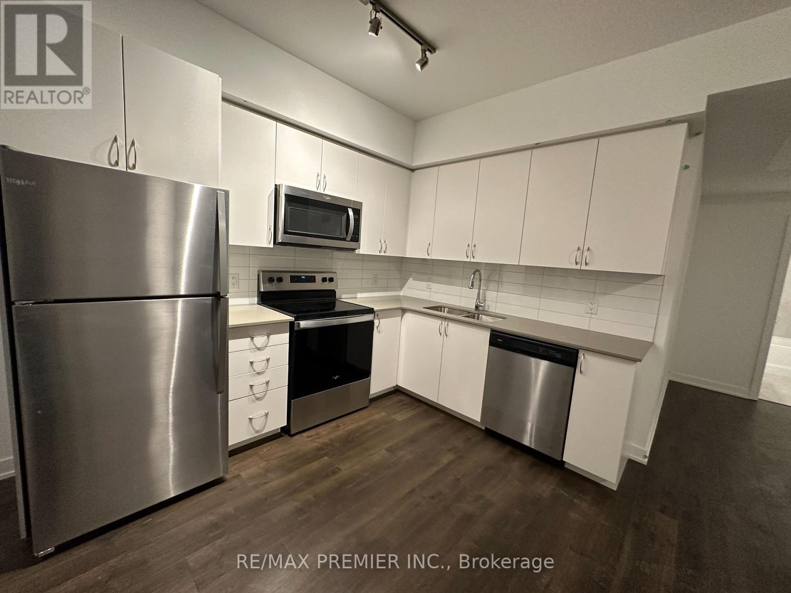 Photo 10 of 207 56 Lakeside Terrace, Barrie ON