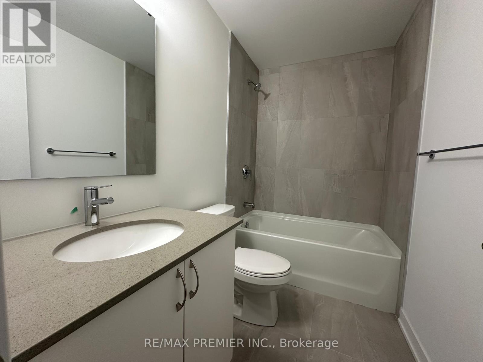 Photo 1 of 207 56 Lakeside Terrace, Barrie ON