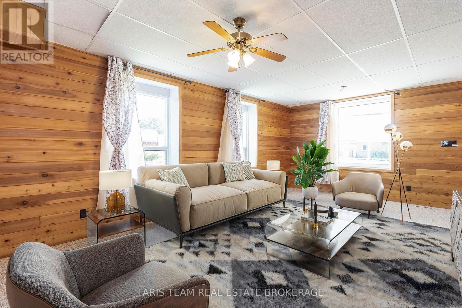 Photo 10 of 346 Lafontaine Road W, Tiny ON