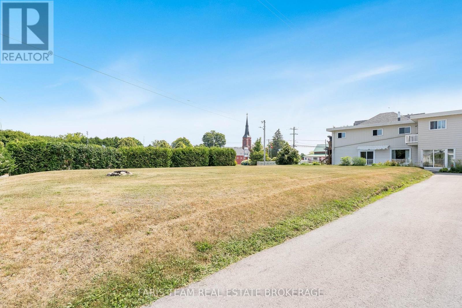 Photo 33 of 346 Lafontaine Road W, Tiny ON