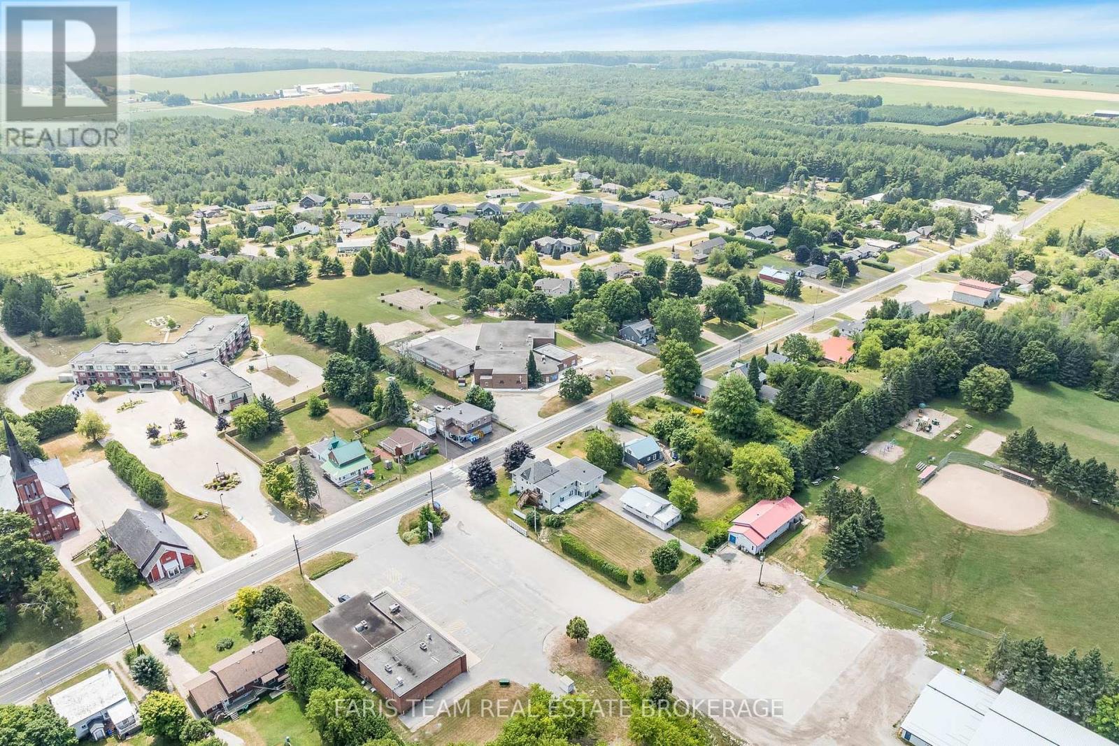 Photo 37 of 346 Lafontaine Road W, Tiny ON