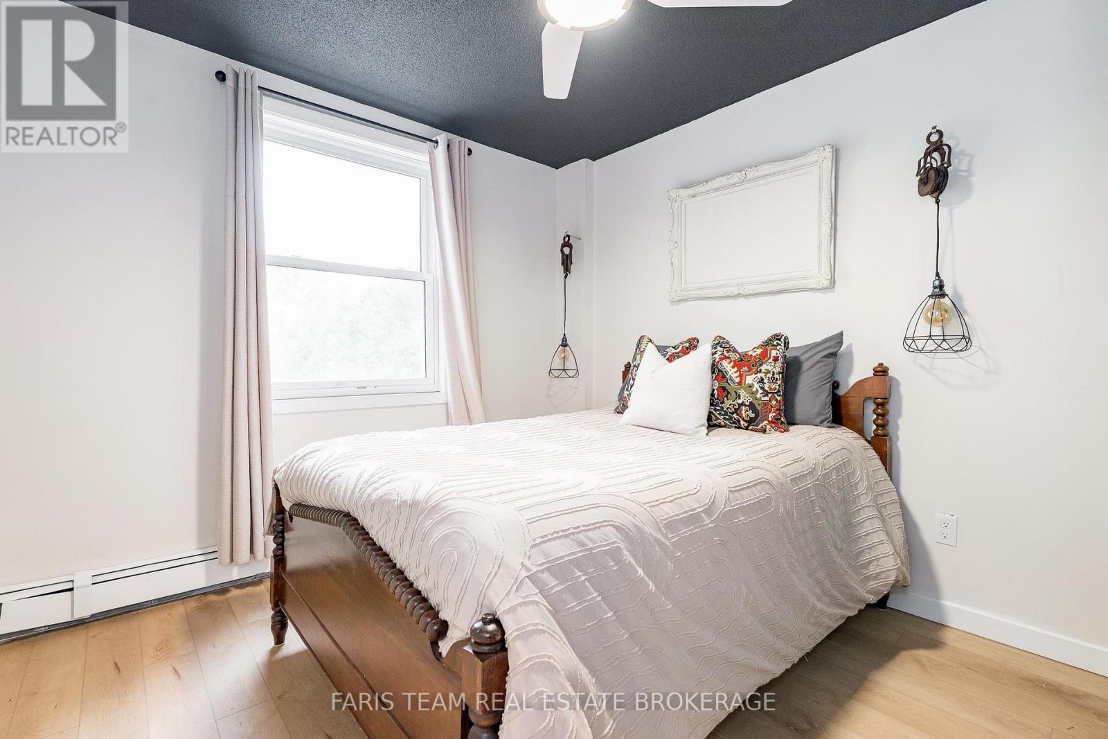 Photo 13 of 2668 Westshore Crescent, Severn ON