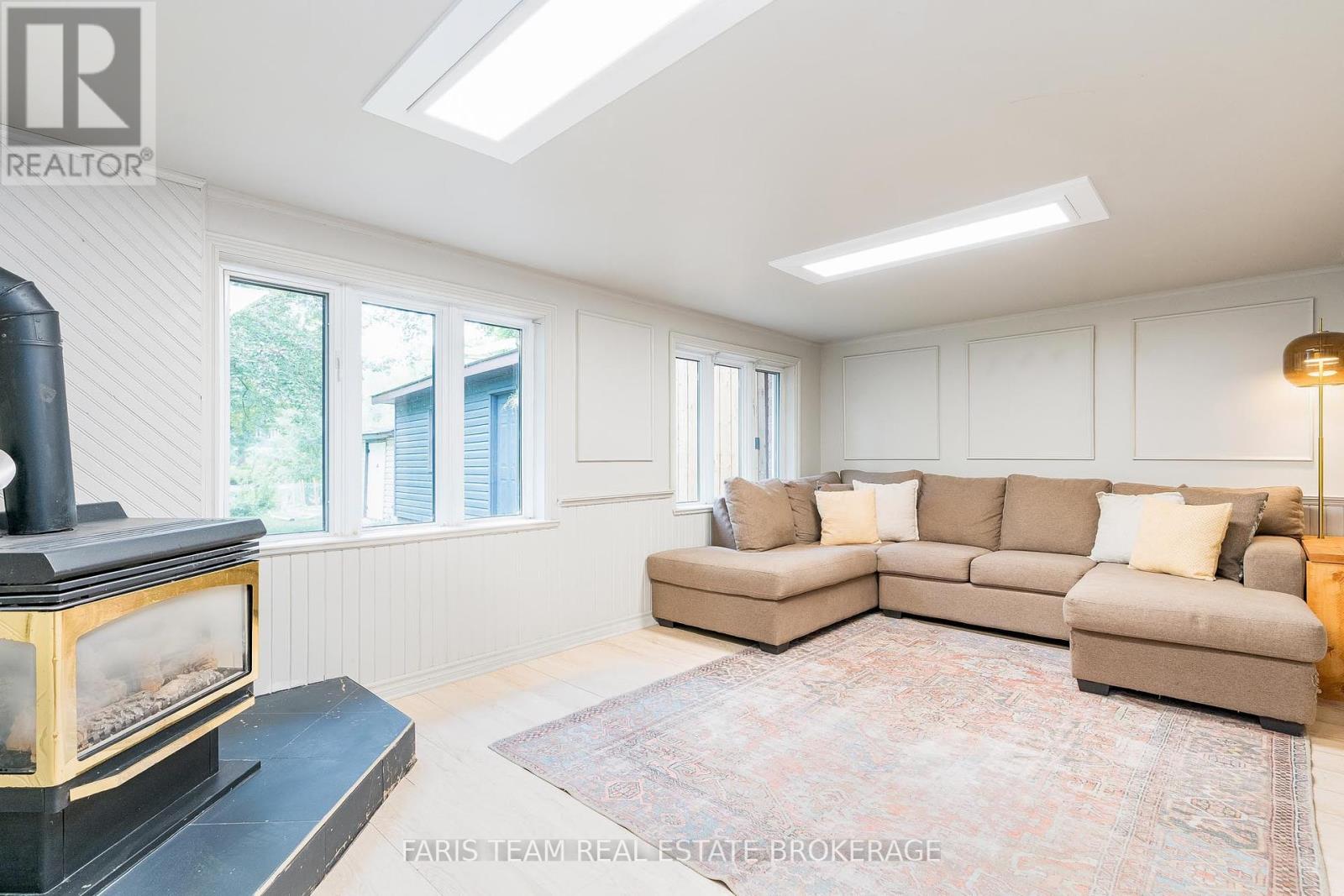 Photo 19 of 2668 Westshore Crescent, Severn ON
