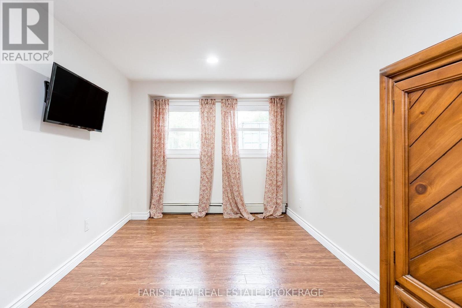 Photo 23 of 2668 Westshore Crescent, Severn ON