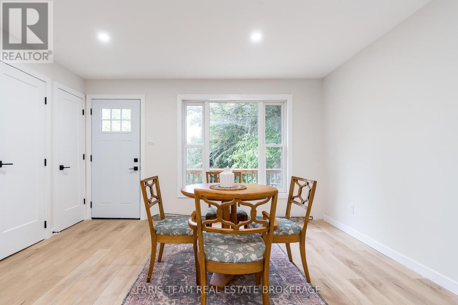 Photo 9 of 2668 Westshore Crescent, Severn ON