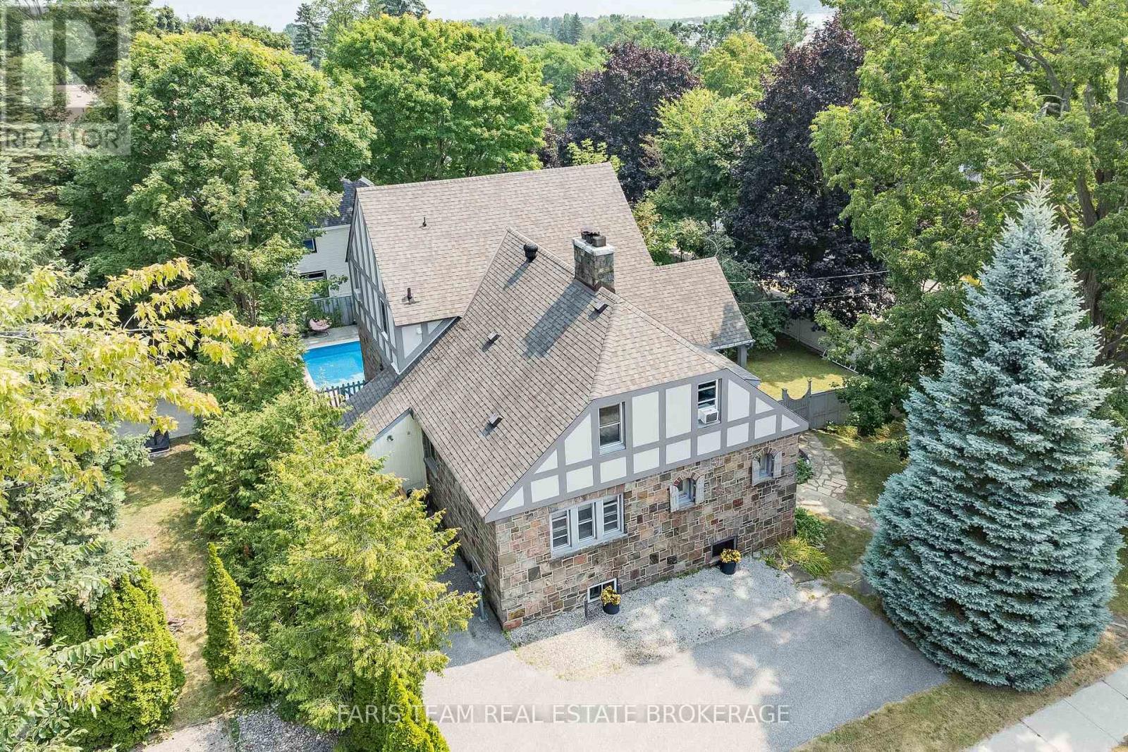 Photo 14 of 44 Tecumseth Street, Orillia ON