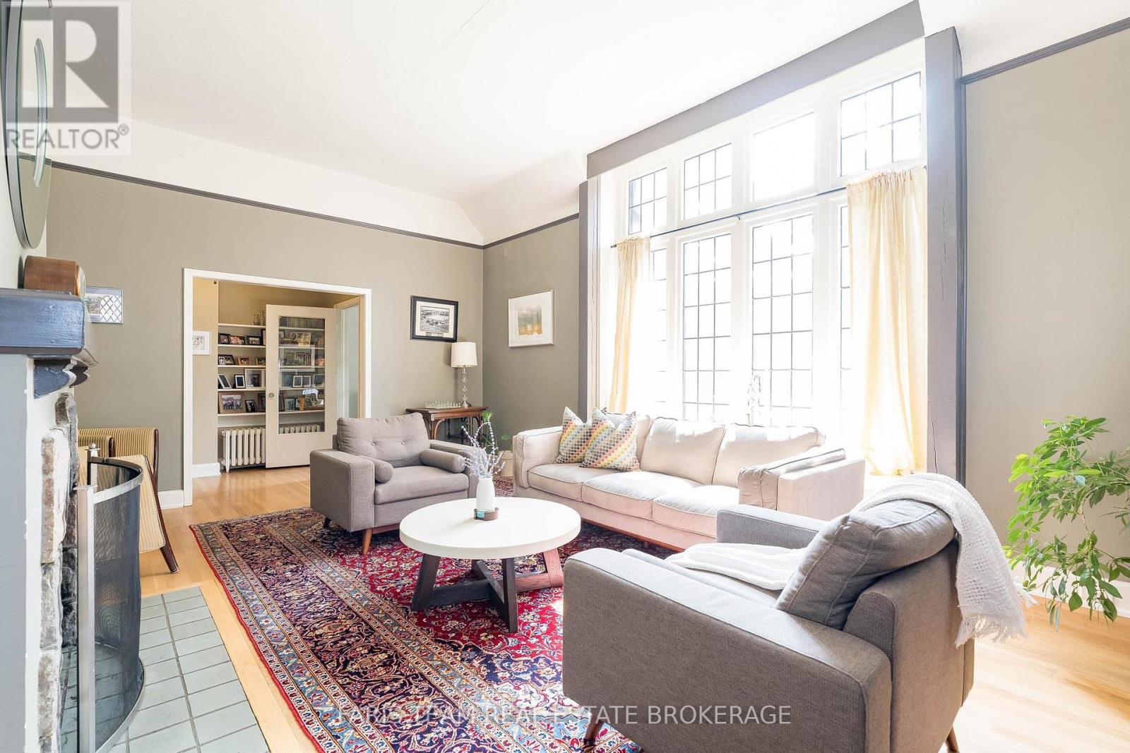 Photo 11 of 44 Tecumseth Street, Orillia ON