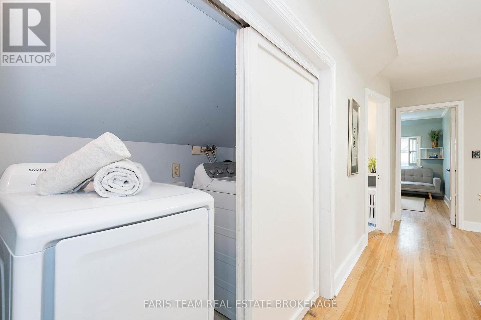 Photo 3 of 44 Tecumseth Street, Orillia ON
