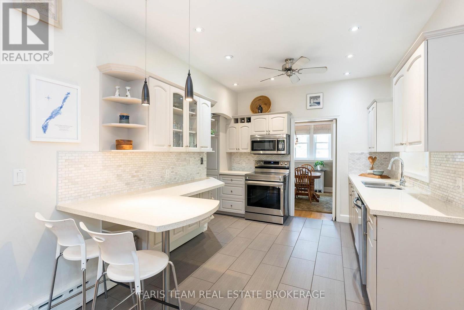 Photo 20 of 44 Tecumseth Street, Orillia ON