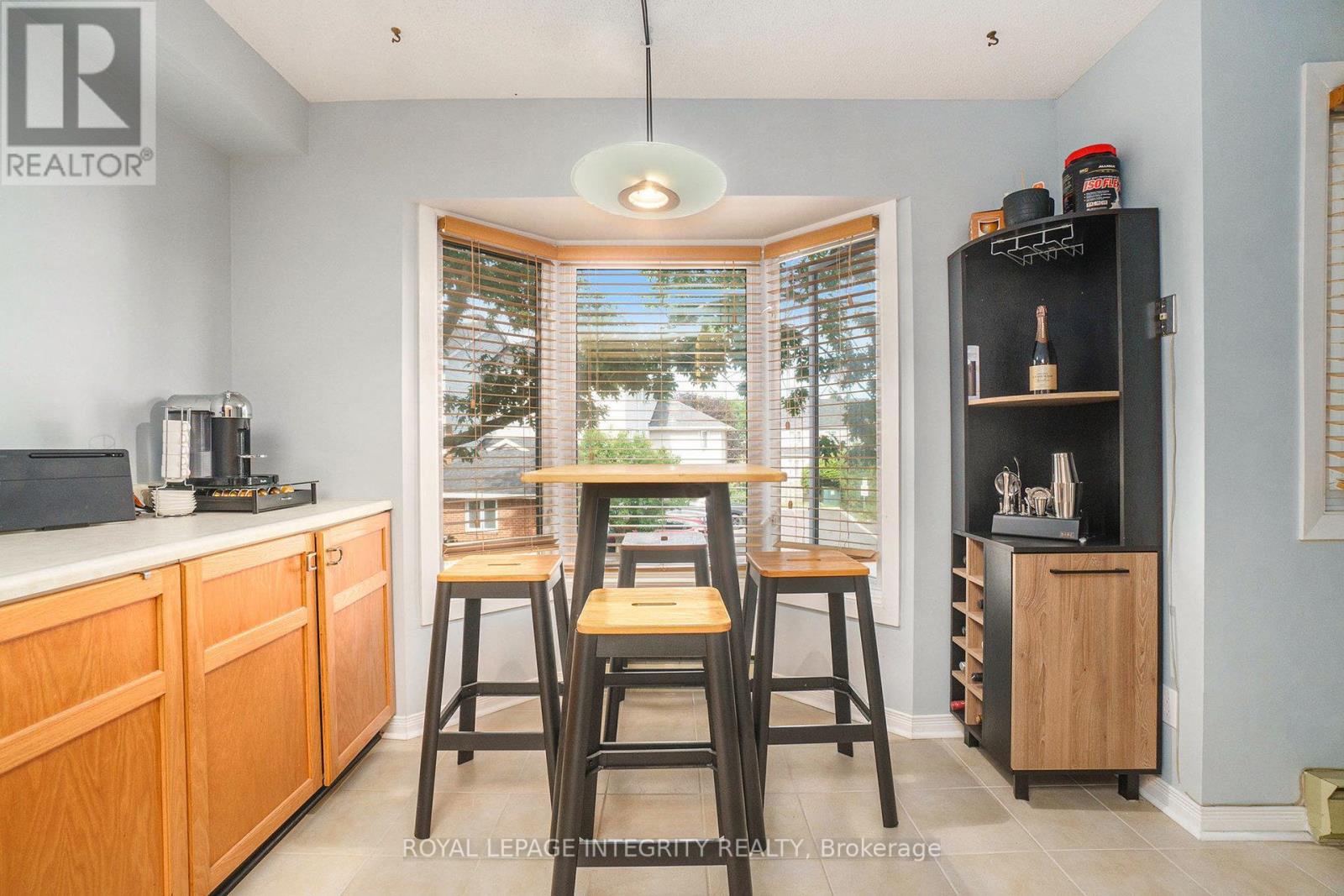 Photo 13 of 96 Haxby Private, Ottawa ON