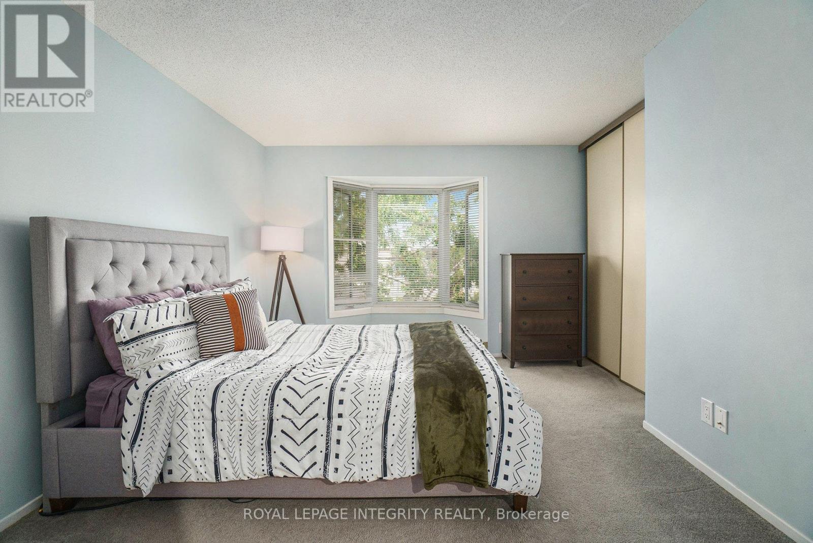 Photo 15 of 96 Haxby Private, Ottawa ON