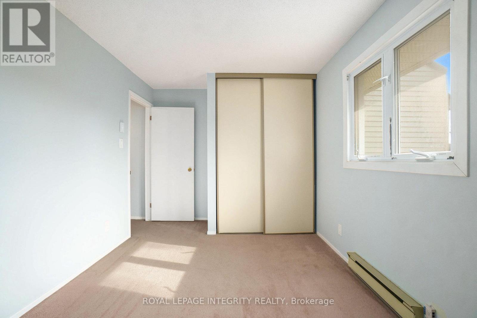 Photo 18 of 96 Haxby Private, Ottawa ON