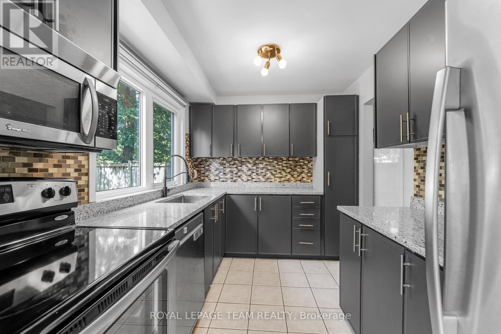 Photo 2 of 15 3691 Albion Road, Ottawa ON