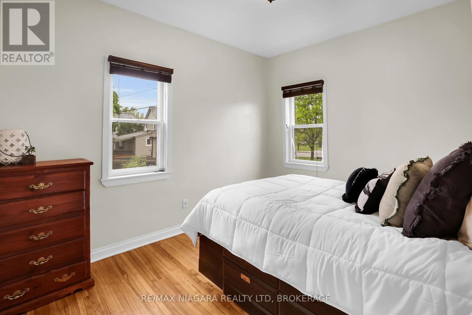Photo 5 of 232 Merritt Street, St Catharines ON