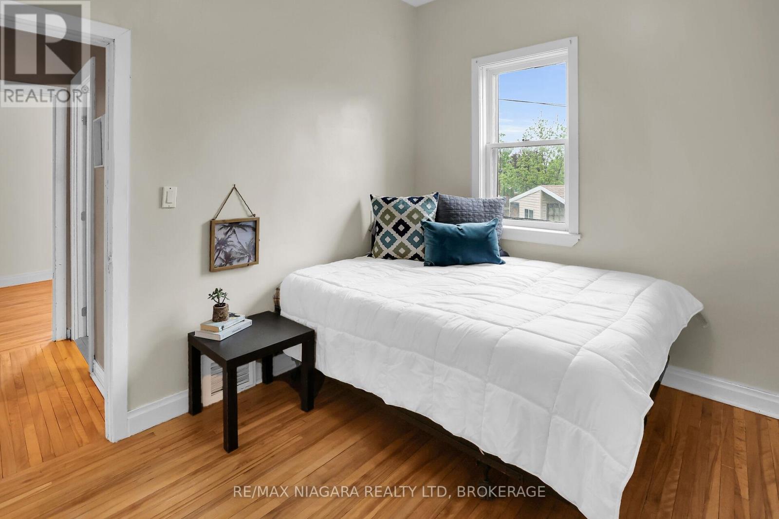 Photo 4 of 232 Merritt Street, St Catharines ON