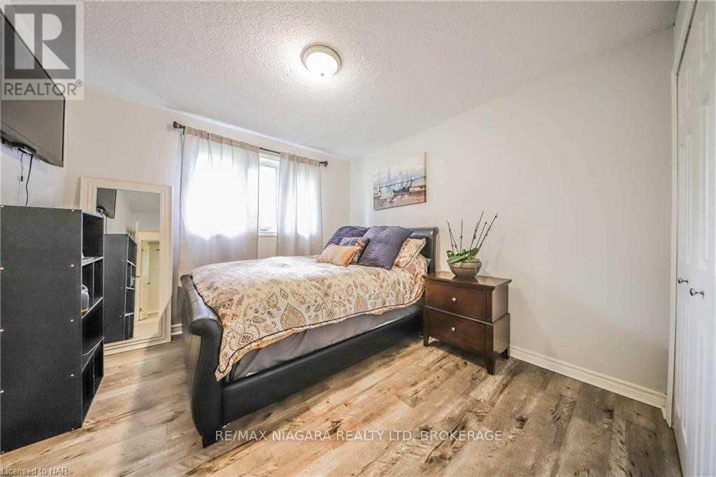 Photo 11 of 641 Niagara Street, St Catharines ON