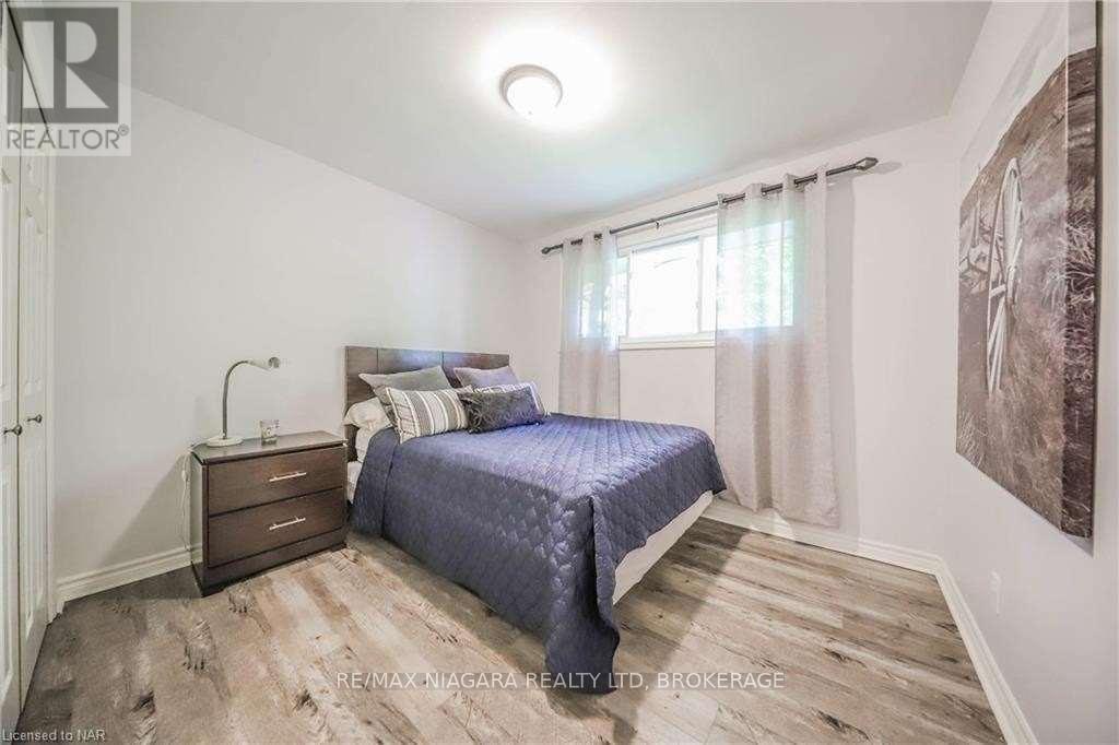 Photo 12 of 641 Niagara Street, St Catharines ON
