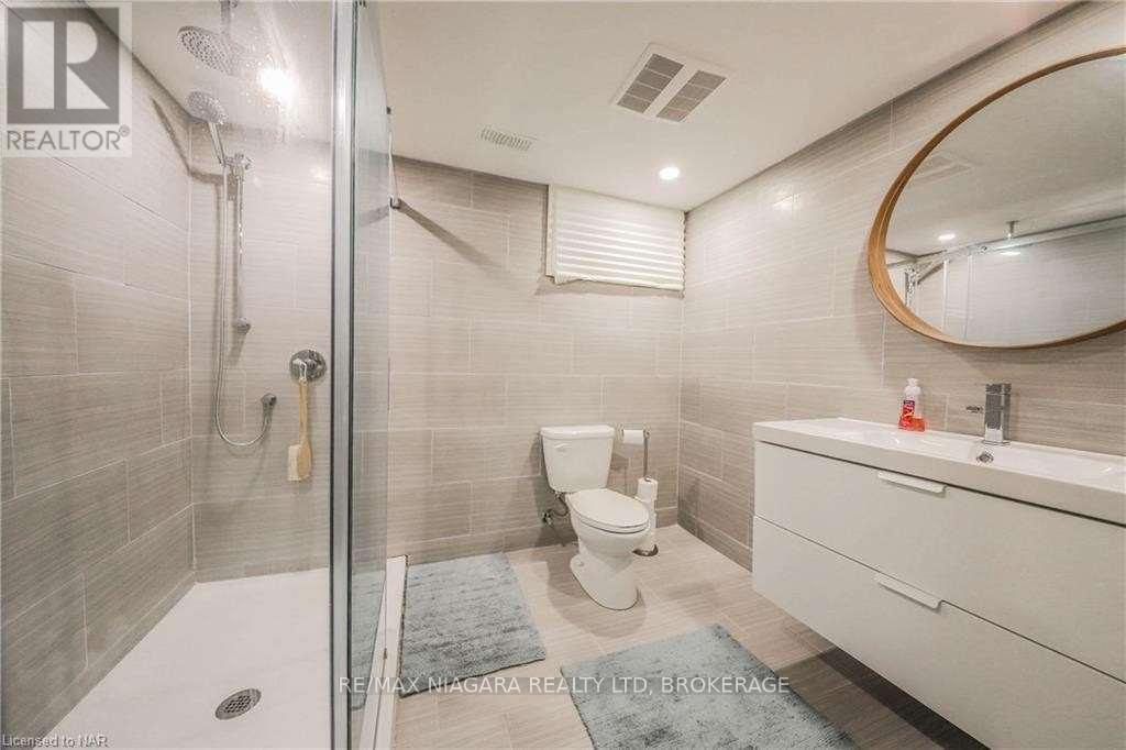 Photo 14 of 641 Niagara Street, St Catharines ON