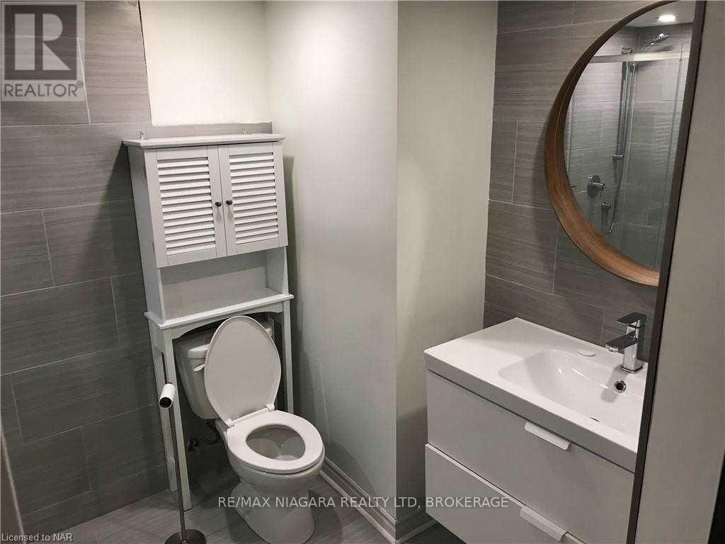 Photo 20 of 641 Niagara Street, St Catharines ON
