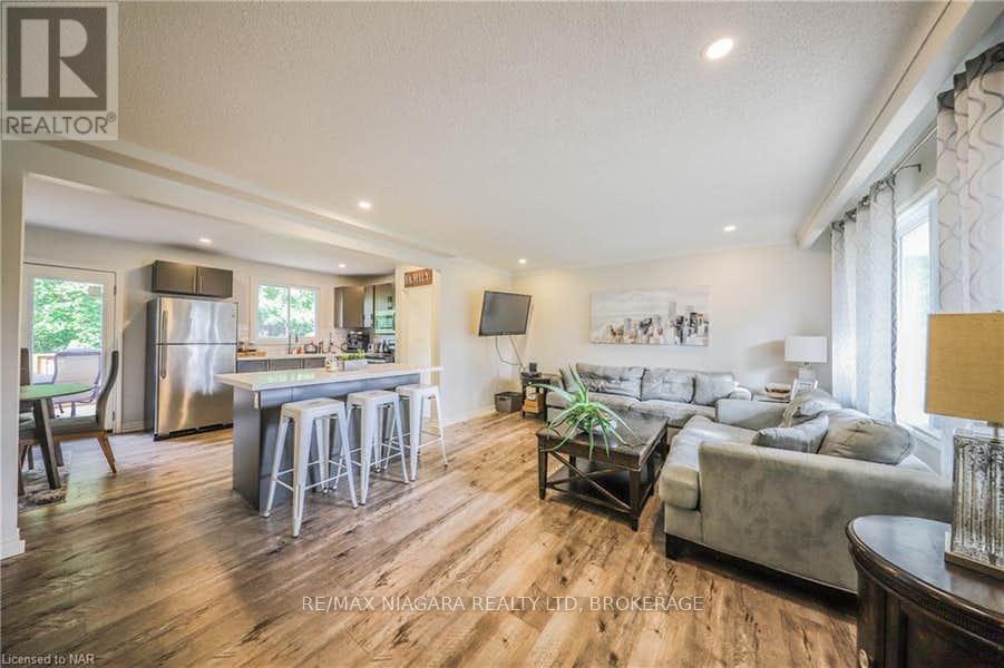 Photo 4 of 641 Niagara Street, St Catharines ON