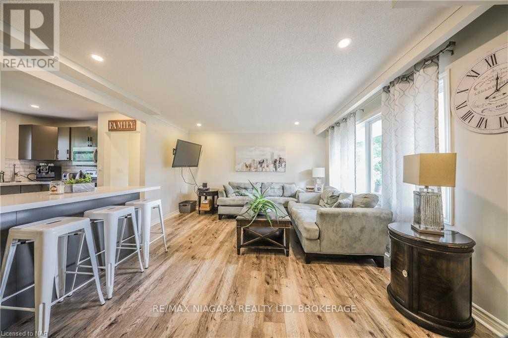 Photo 5 of 641 Niagara Street, St Catharines ON