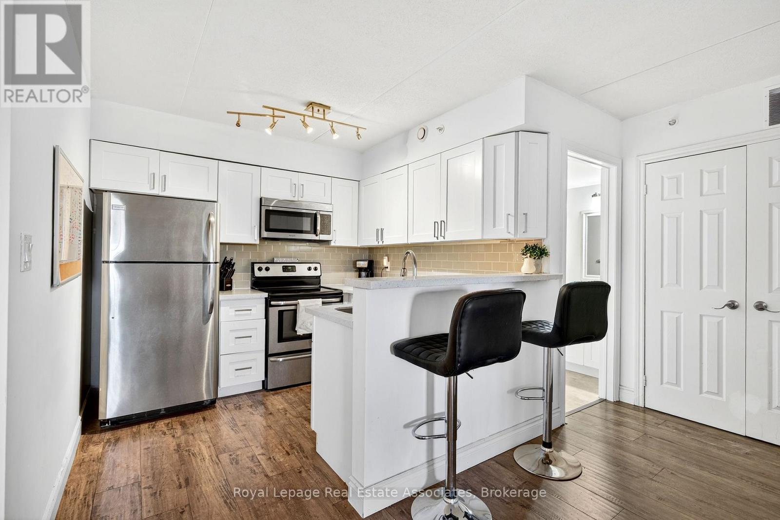 Photo 1 of 308 4005 Kilmer Drive, Burlington ON