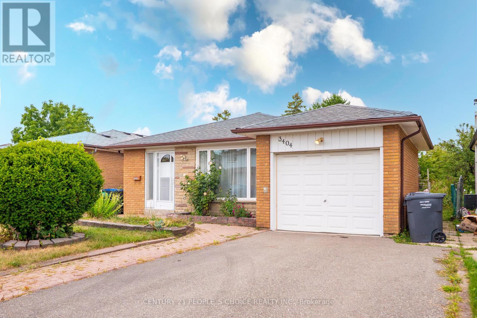 Photo 2 of 3404 Monica Drive, Mississauga ON