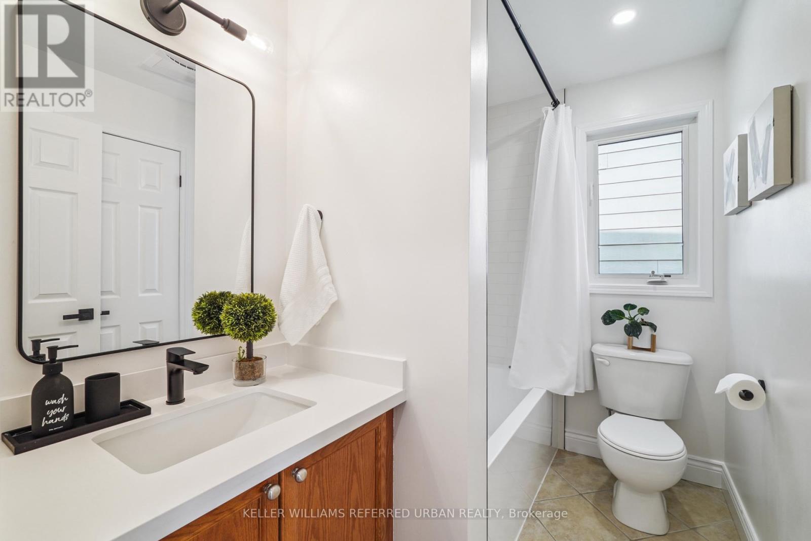 Photo 20 of 356 Tonelli Lane, Milton ON