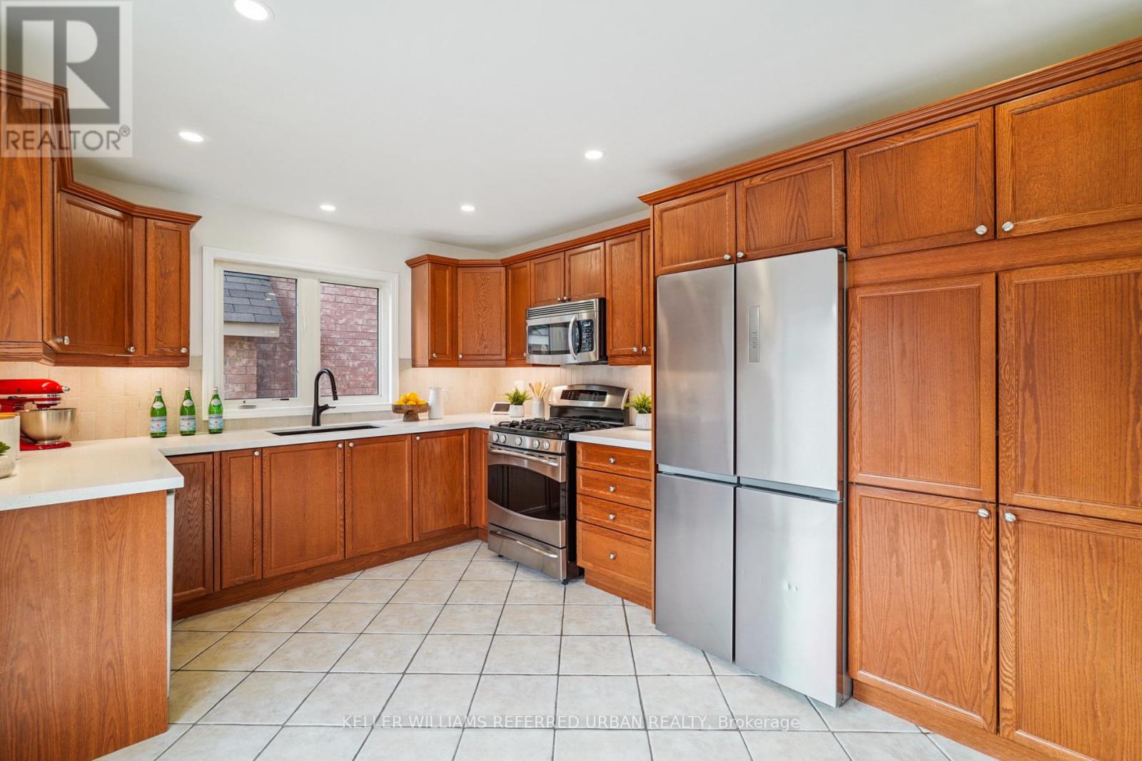 Photo 6 of 356 Tonelli Lane, Milton ON