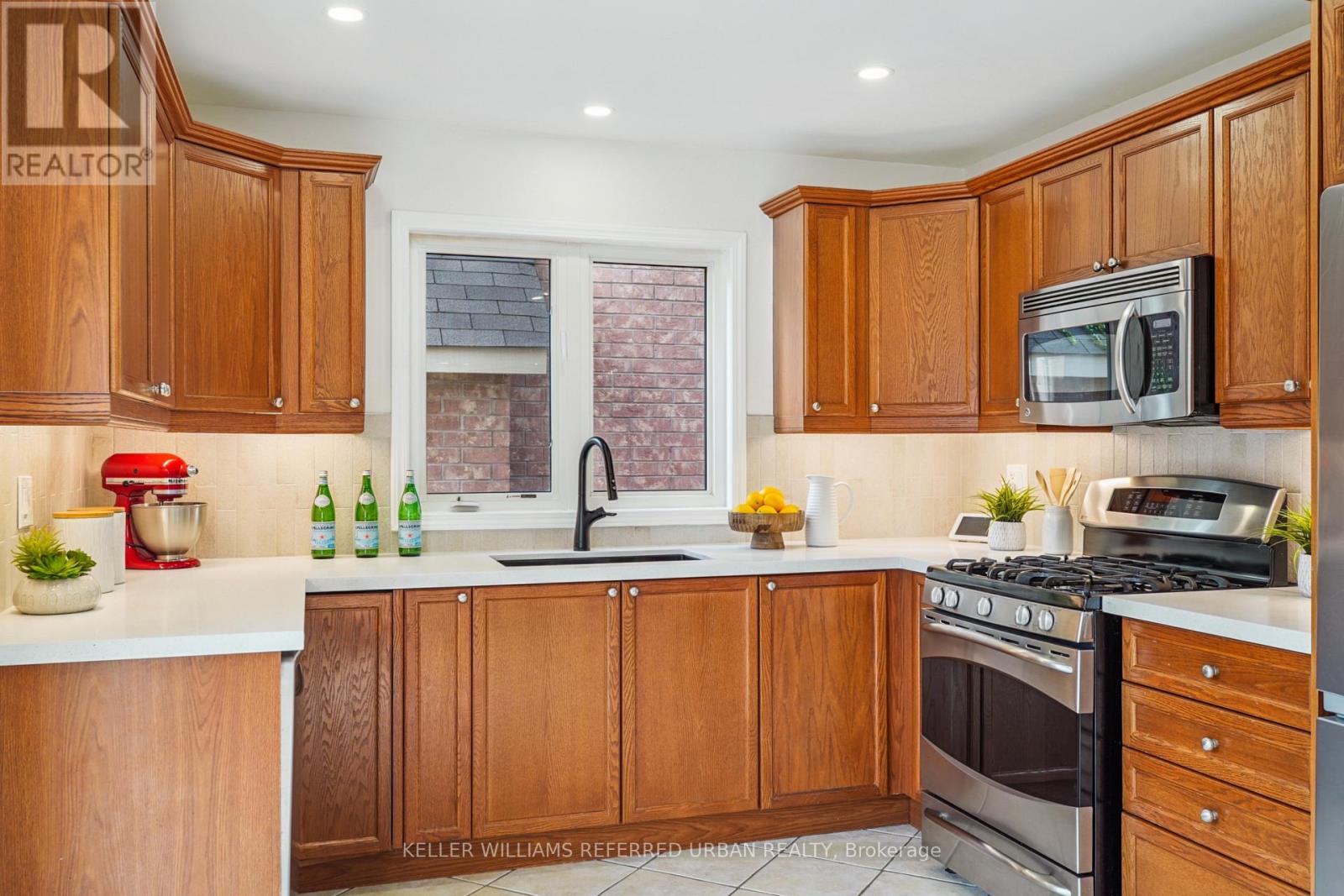 Photo 7 of 356 Tonelli Lane, Milton ON
